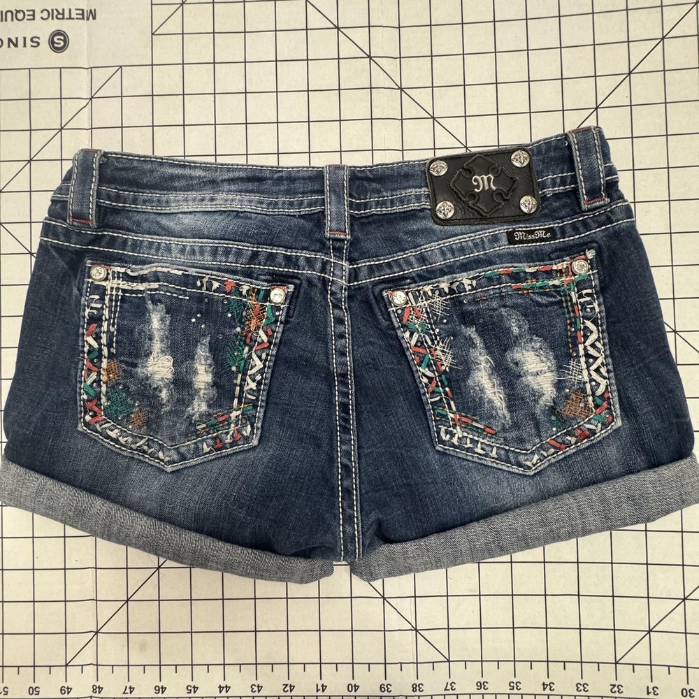 Miss Me Shorts Womens 31 Blue Denim Cuffed Cut Off Embroidered Pockets Jean